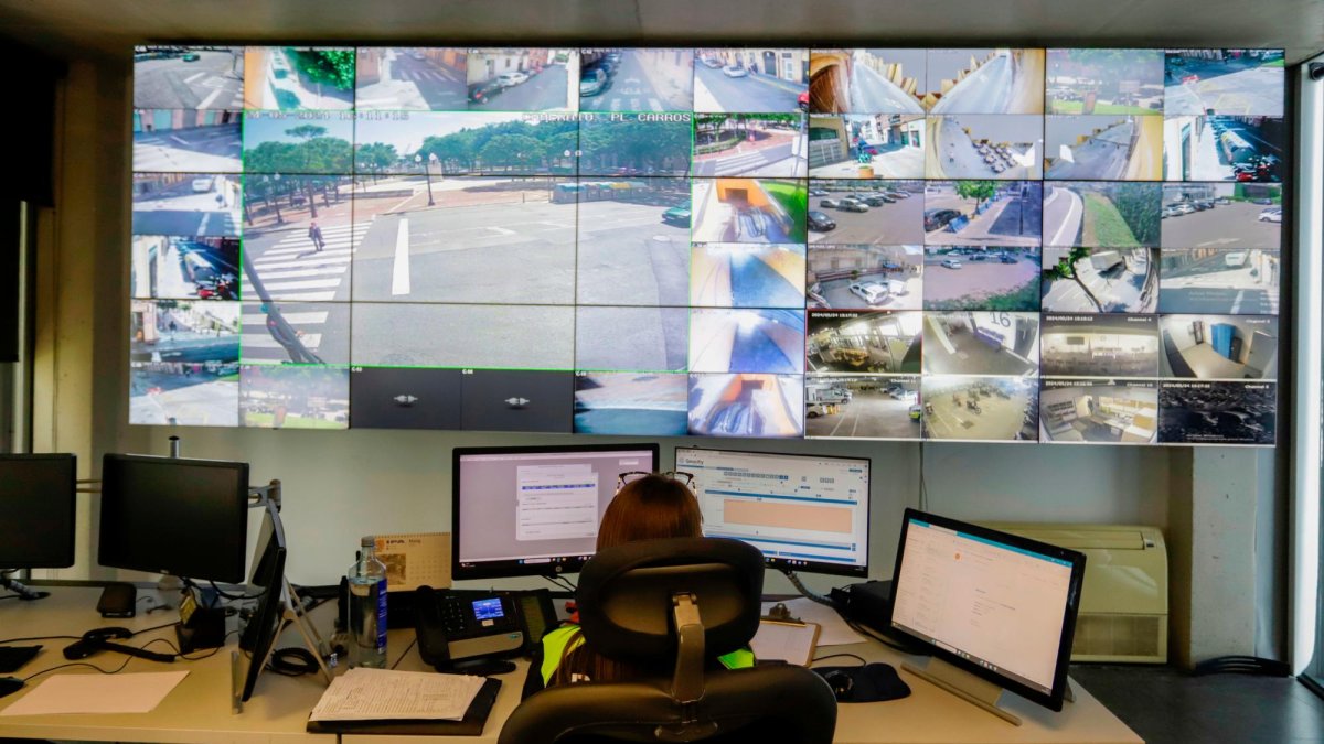 La sala de control se encuentra en la comisaría de la Guàrdia Urbana.