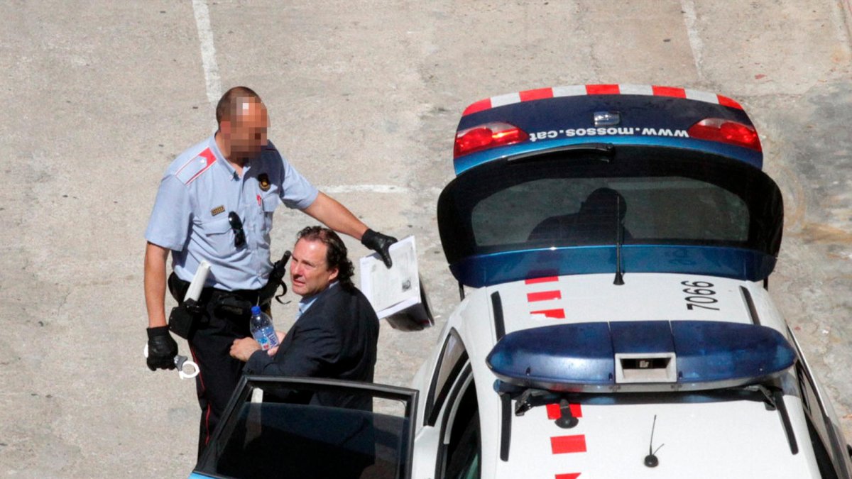 El exalcalde de Torredembarra, Daniel Masagué, en su traslado a prisión en junio del 2014.