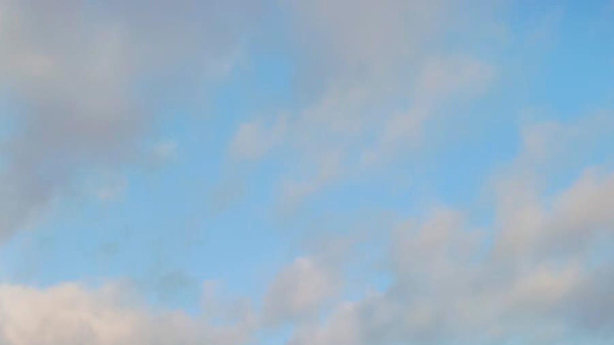 Un camión vuelca en la AP-7 en L’Ampolla