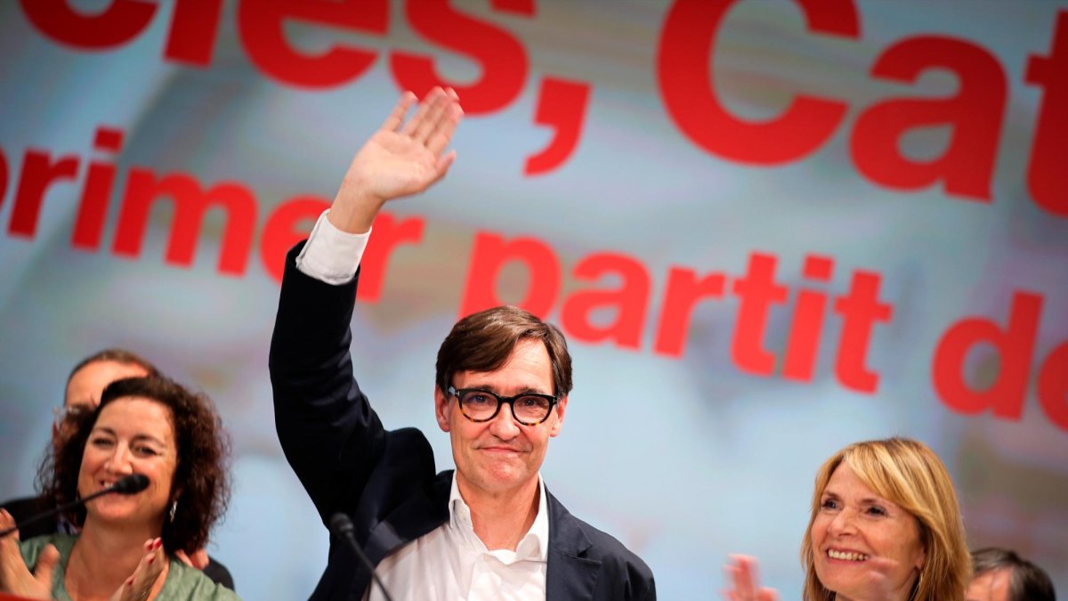 Socialistas y republicanos presentaron este martes el documento del pacto para la investidura de Illa.