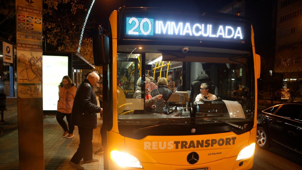 Una de las medidas se la creación de un abono de transporte público con tarifas reducidas.