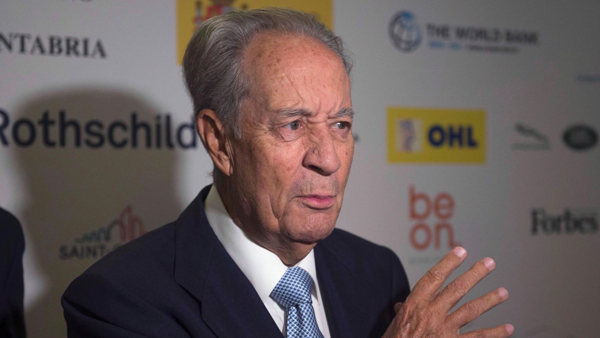 El presidente del grupo Villar Mir, Juan Miguel Villar Mir, fundador del Grupo empresarial Villar Mir, que ha fallecido este sábado en Madrid a los 92 años, han informado fuentes de Ferroglobe, una de las compañías del Grupo.