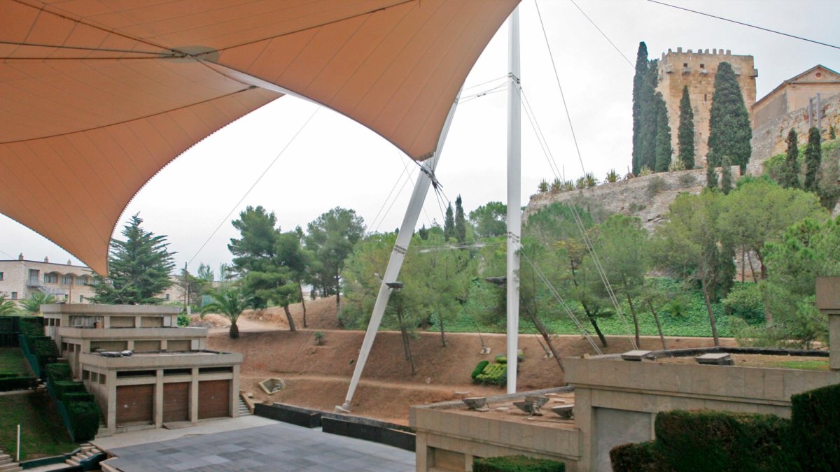 La zona se puede delimitar en el muro que hay detrás el Teatre Auditori.