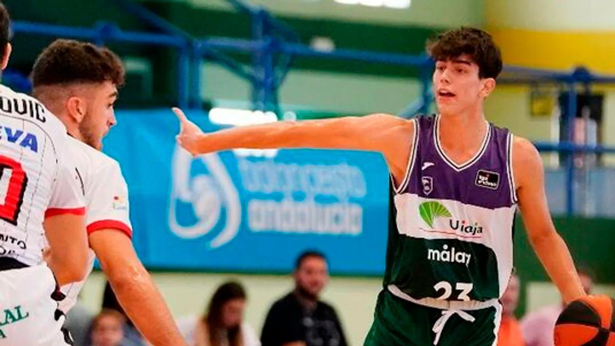 Álvaro Fernández en su paso por la cantera del Unicaja.