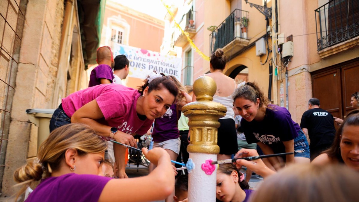 Vecinos celebrando la Pilon’s Parade en 2023.
