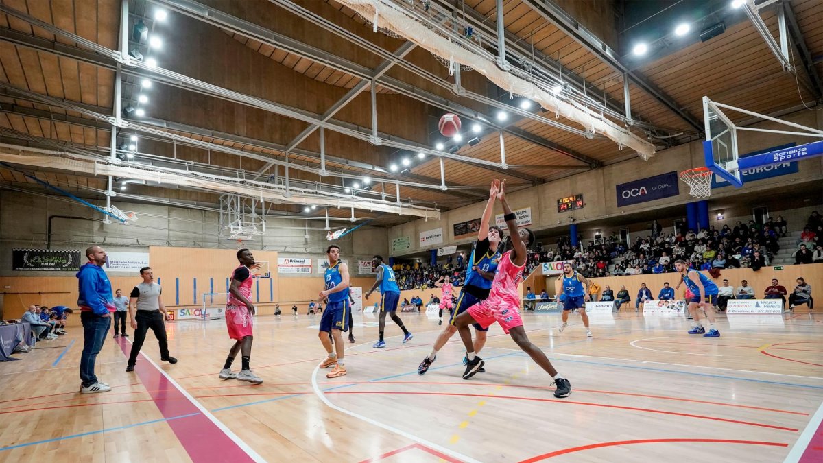 El CB Salou se impuso al CBT en los dos derbis de la pasada temporada en Segunda FEB.