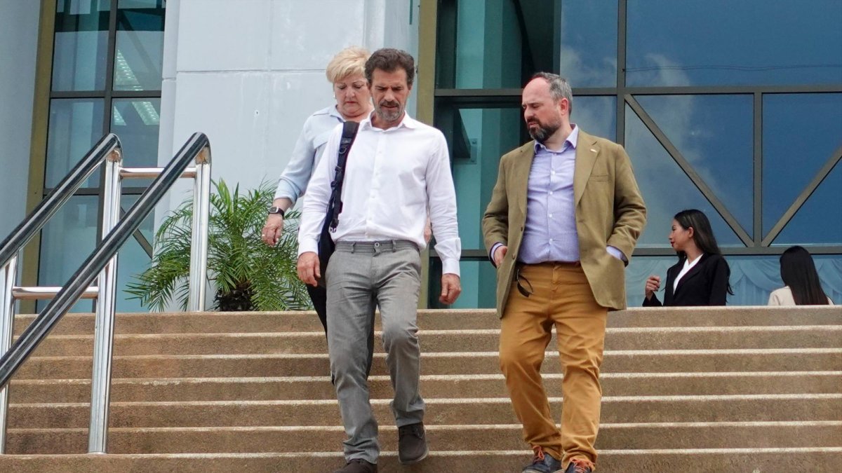 Rodolfo sancho, padre del acusado, llegando al tribunal.
