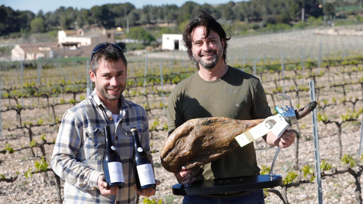 Xavier Ferré y Josep Maria París la pasada semana en la finca familiar de Mas Vicenç.