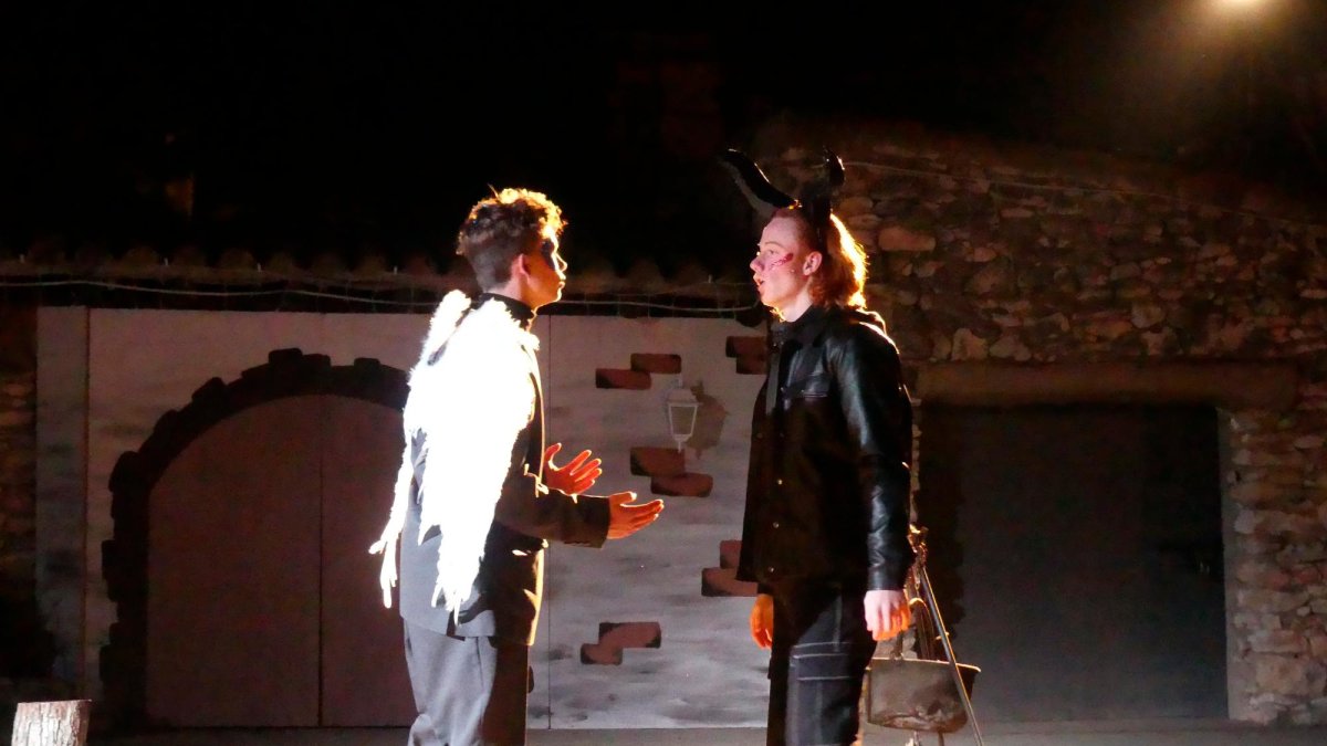 Como novedad se ha incorporado una escena entre el ángel y el demonio que ha contado con efectos pirotécnicos.