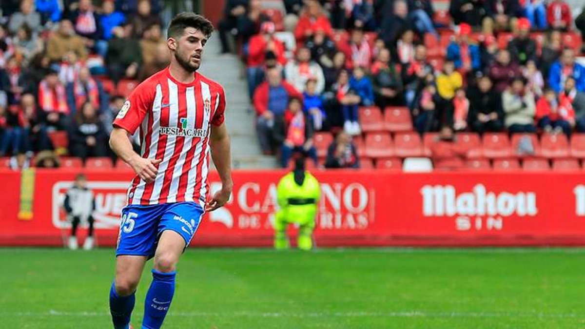 Jordi Calavera en su etapa en el Sporting de Gijón.
