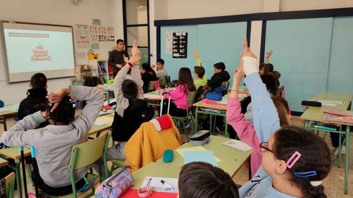 Una de las charlas del proyecto en la Escola Pau Delclòs de Tarragona.