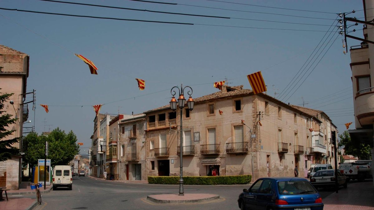 Un dels fets va passar a Benissanet.