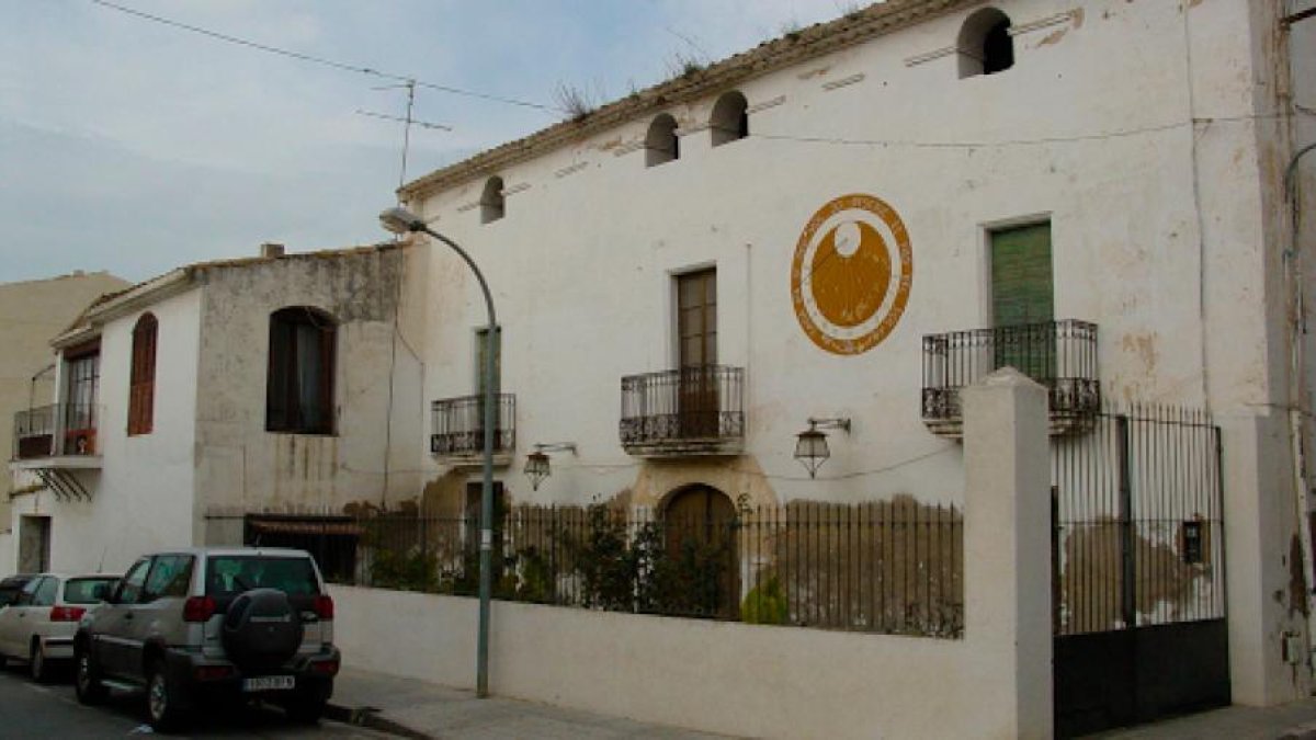 Imagen de la histórica masía, ubicada en el núcleo de Calafell pueblo.