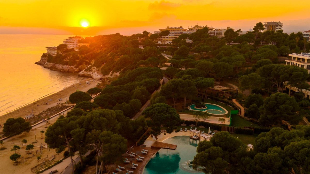Infinitum: El lujo mediterráneo en la Costa Dorada