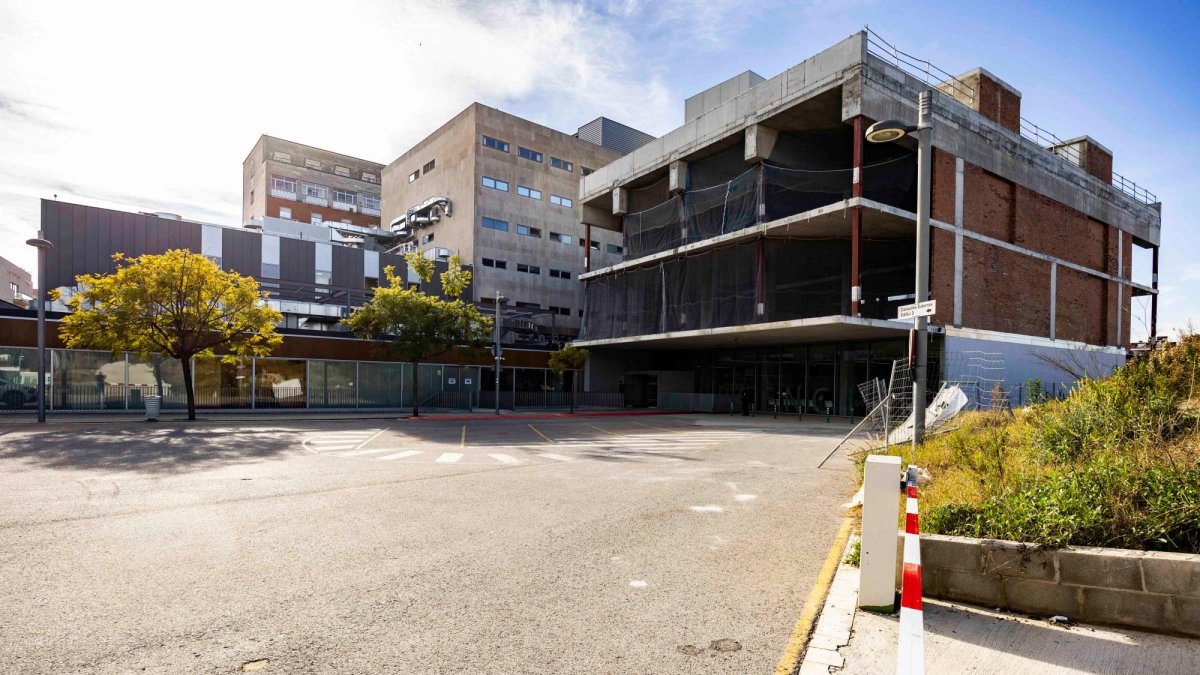 Edificio puente del Joan XXIII que llegará hasta el nuevo edificio.