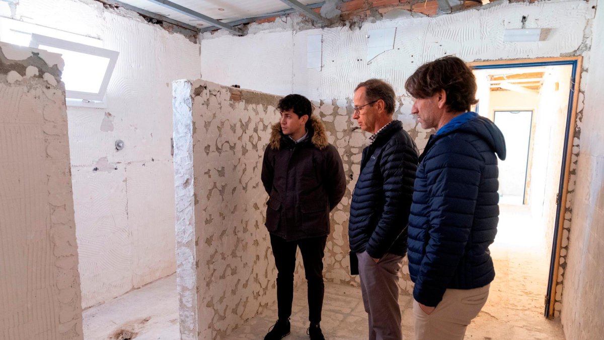 Empieza la reforma de los vestuarios del campo de fútbol de Icomar