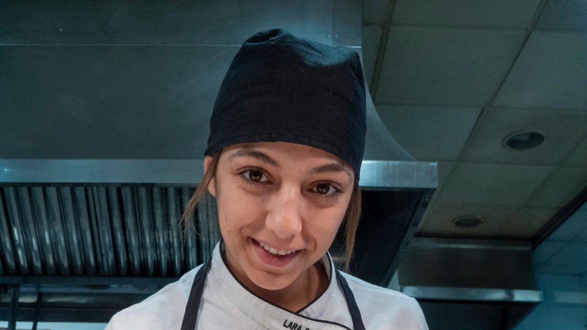 Lara Pujadas, en la cocina del Hotel Villa Retiro de Xerta.