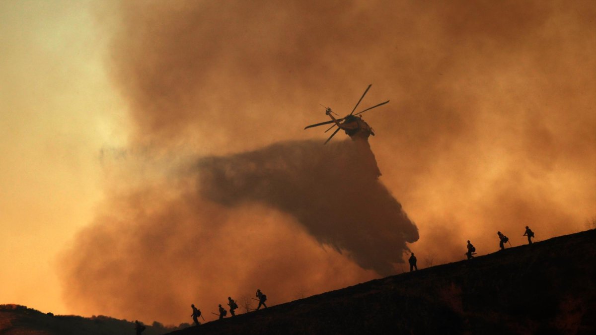 Los destrozos son numerosos por los incendios.