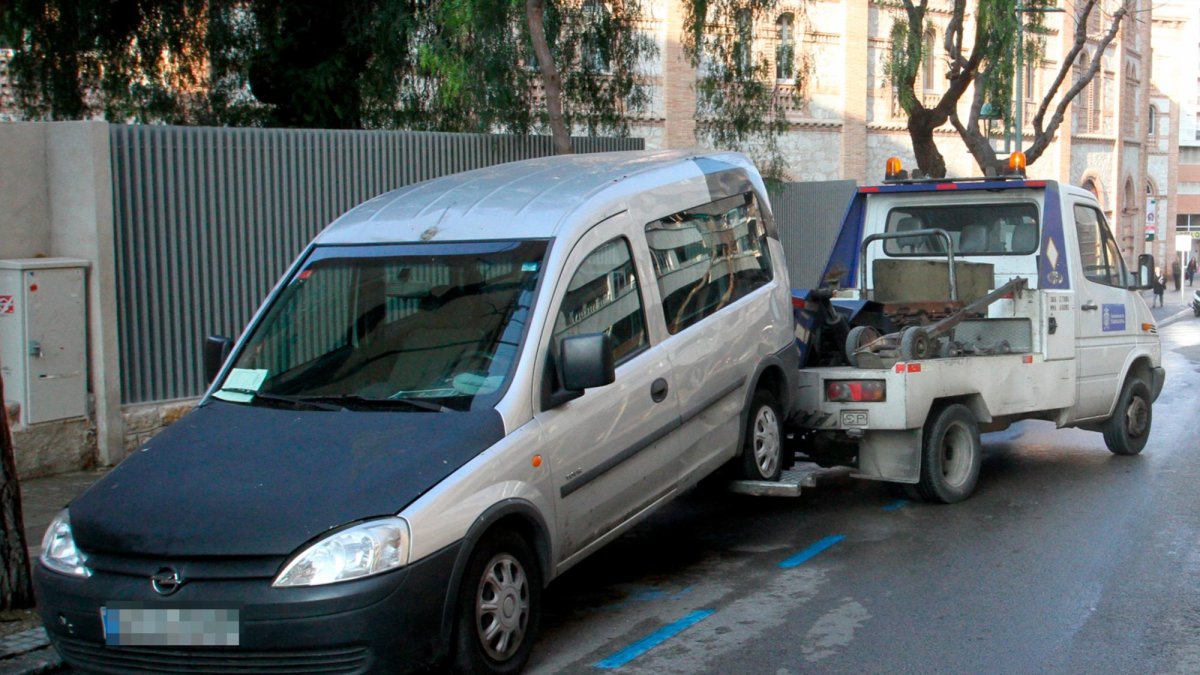 Imagen de archivo de la grúa municipal de Tarragona.