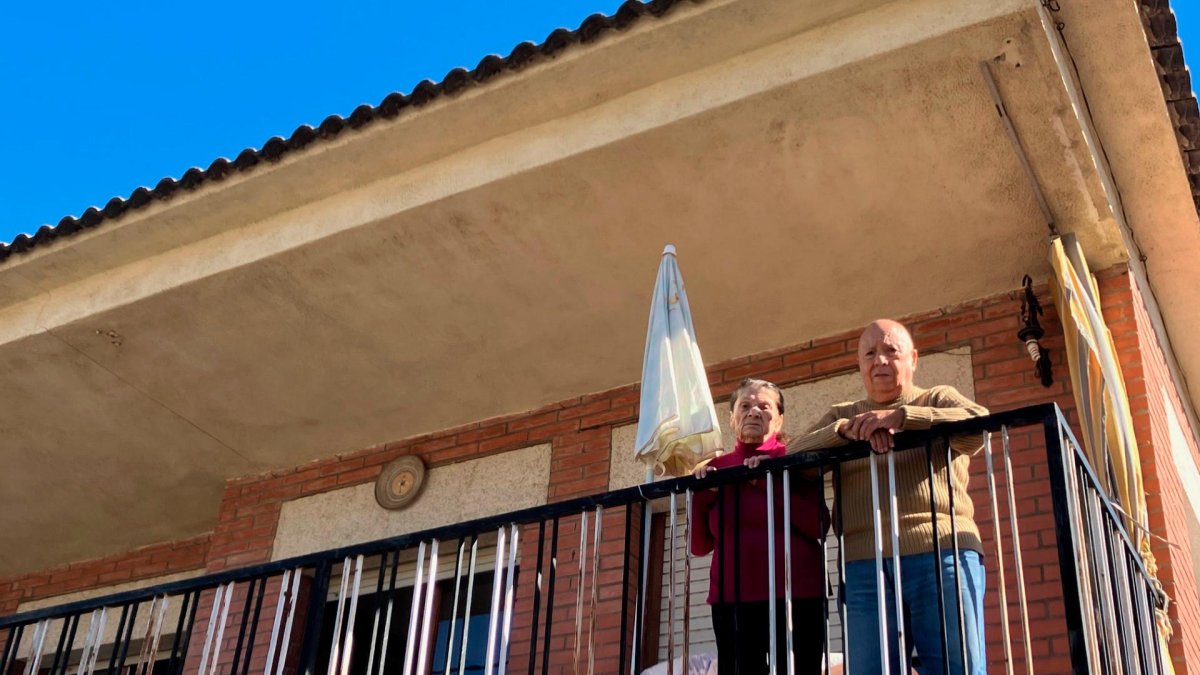 Andrés y Mercedes en la casa de Segur de Calafell.