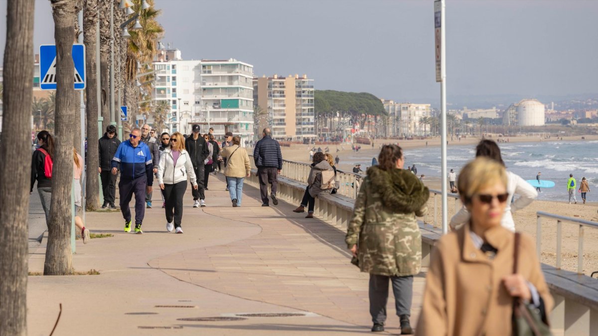 Las obras abarcan un tramo de casi 1 km de paseo, desde la calle Hipòlit Lázaro hasta Salou.