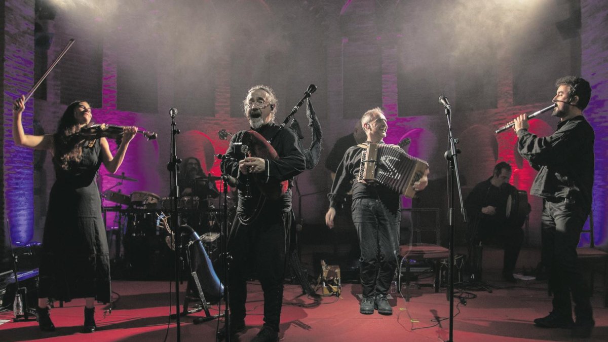 La agrupación folk gallega Luar na Lubre en uno de sus conciertos.
