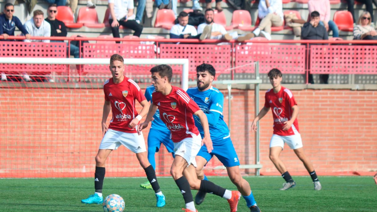 La Pobla completó una remontada antológica tras conseguir dos goles en el tiempo de descuento ante La Rapitenca.