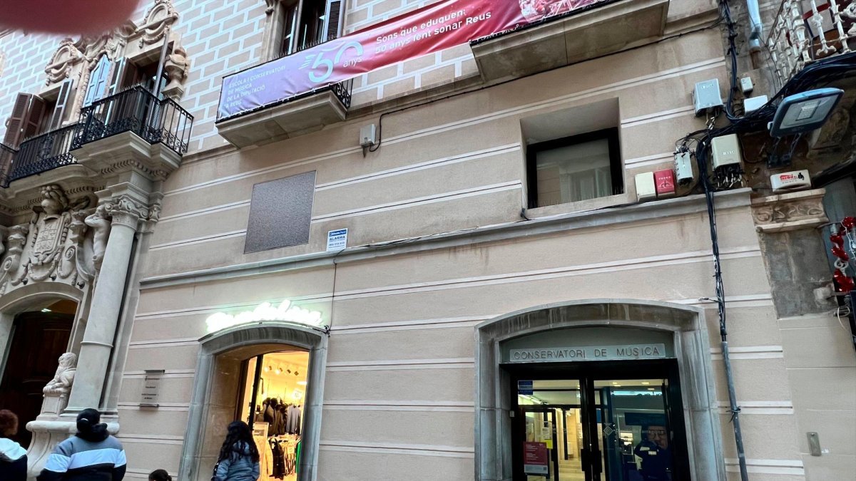 La seu de l’Escola i Conservatori de Música de la Diputació de Tarragona a Reus, al carrer Llovera.