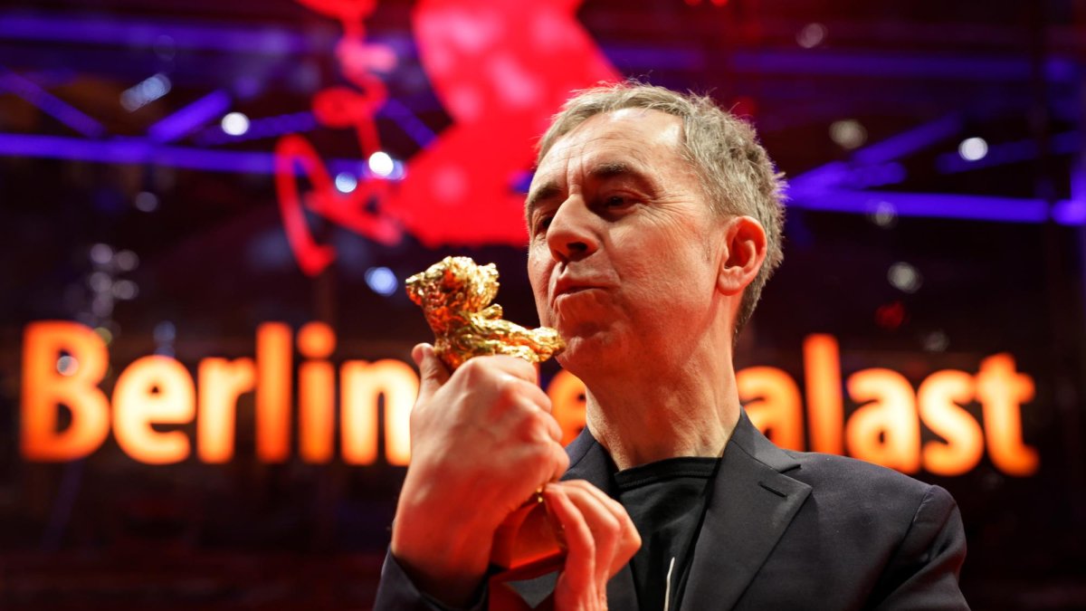 Dag Johan Haugeraud con el Oso de Oro.