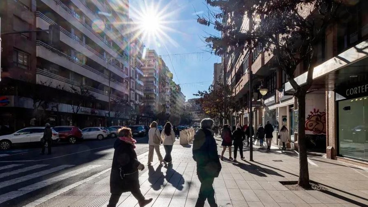 España alcanza por primera vez los 49 millones de habitantes.