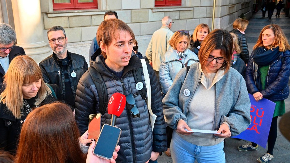 Integrants de la Xarxa d’Escoles Públiques de Reus (XEPR), avui al Mercadal.
