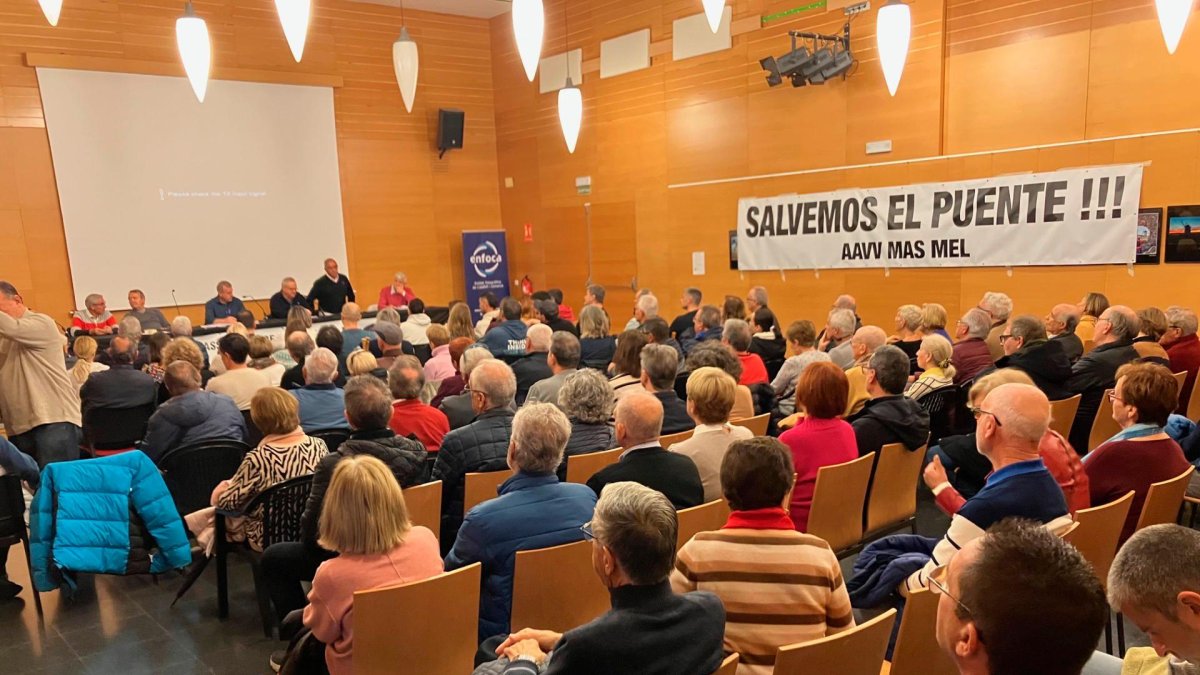 El centro cívico se llenó de vecinos.
