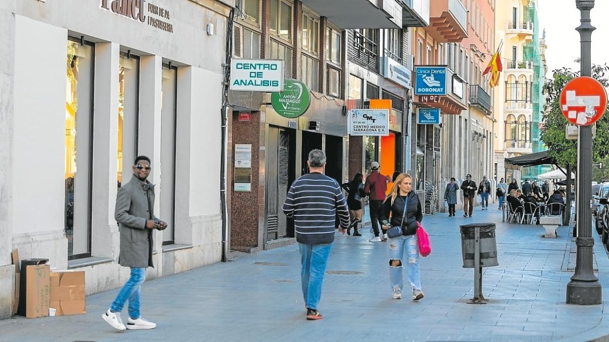 Hoy abrirá una nueva fleca en la Rambla Nova, se llama 365.