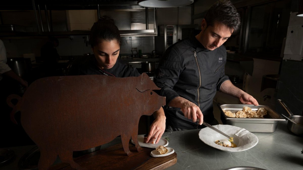 El chef Fran López, del restaurante Villa Retiro de Xerta (una estrella Michelin), prepara platos muy ‘umami’.