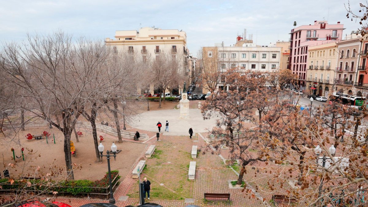 La Plaça dels Carros era la plaza comercial más importante de la ciudad, hasta los años sesenta.