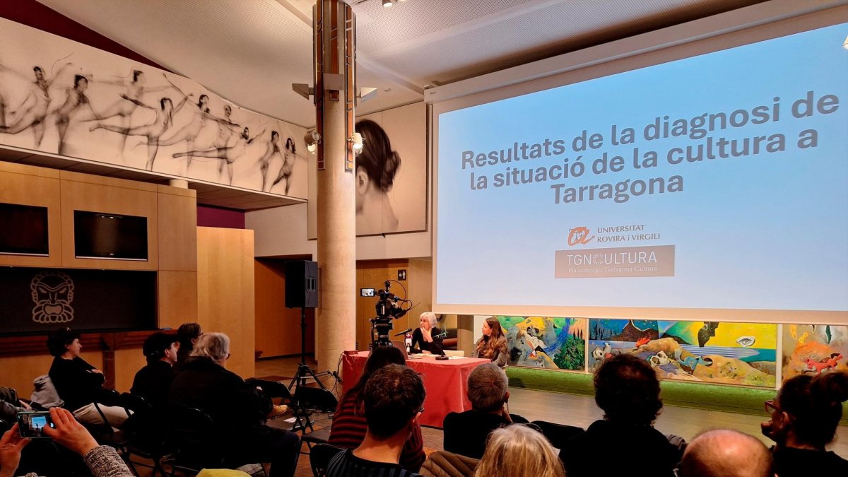 La presentación del diagnóstico tuvo lugar en el vestíbulo del Teatre Tarragona.
