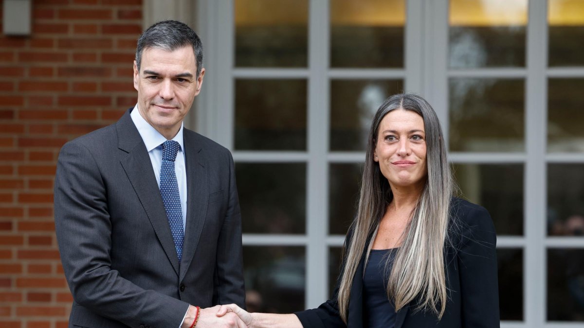 Pedro Sánchez y Míriam Nogueras.