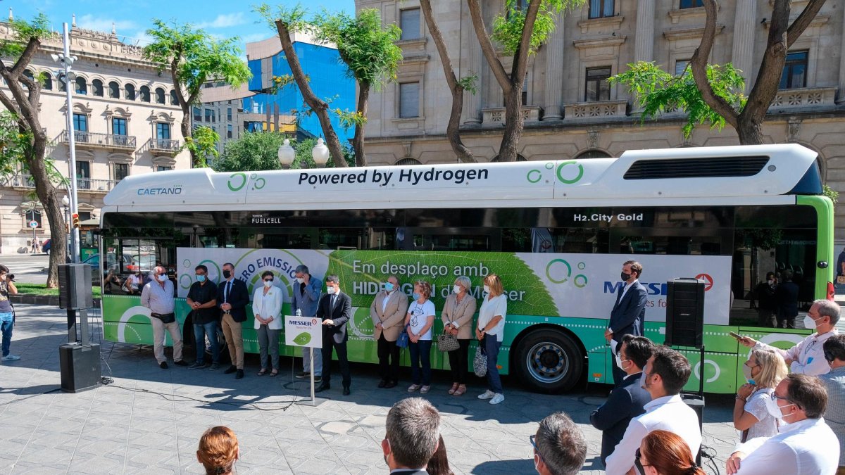 Imagen de junio del 2021, en la escenificación de la apuesta municipal por el hidrógeno.