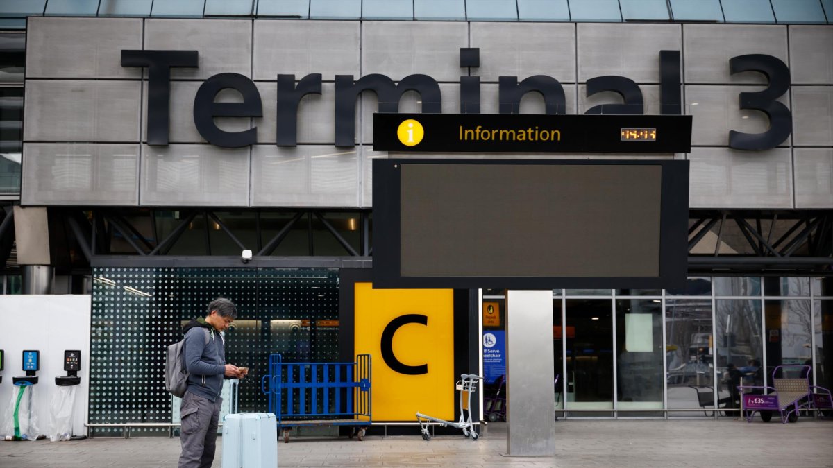 El cierre del aeropuerto de Heathrow de Londres.