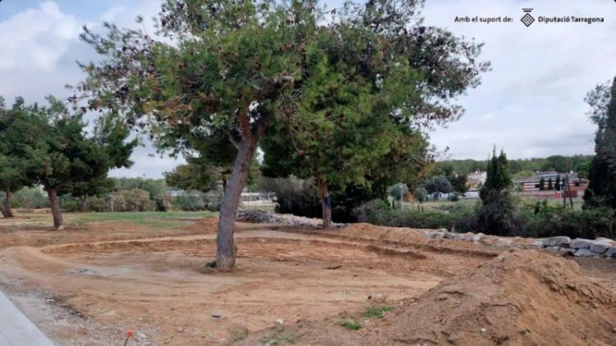 La zona verde de la calle Montserrat Roig de Cunit.