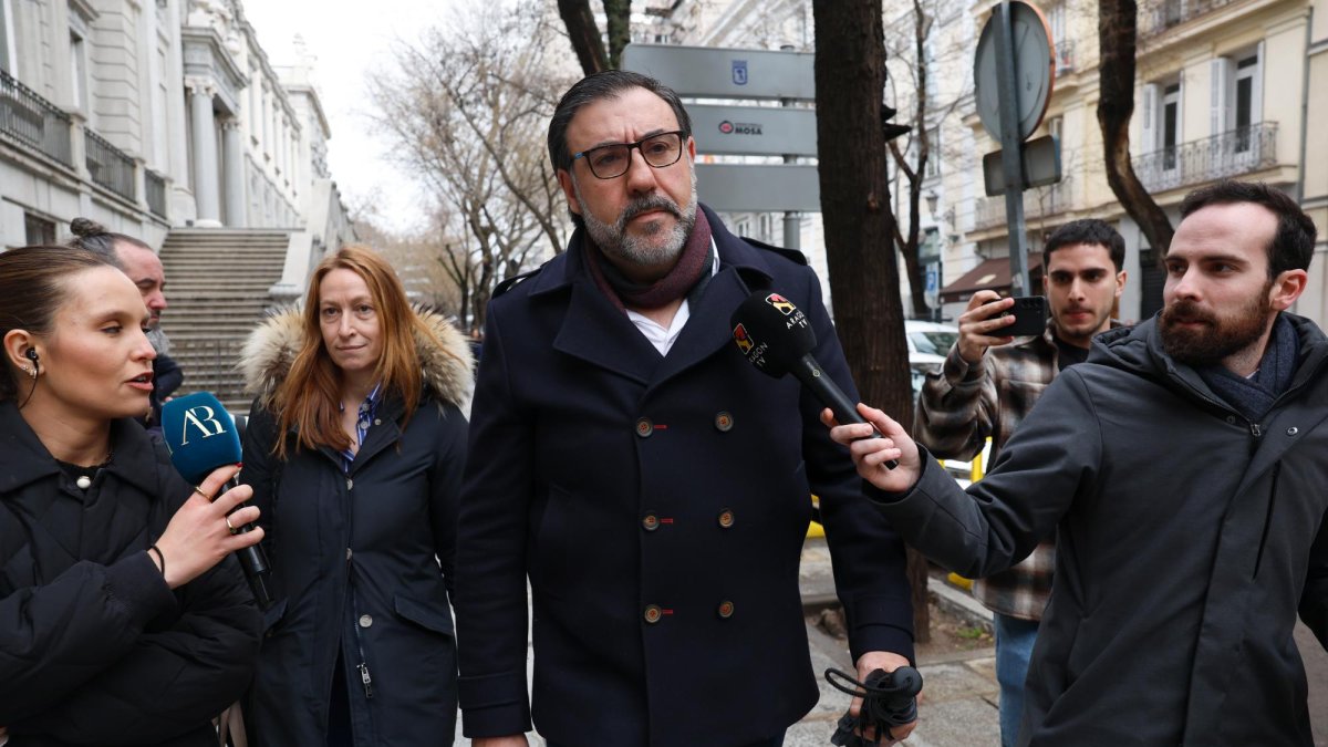 Joseba, hermano de Koldo García, a su llegada a la sede del Tribunal Supremo donde el juez que investiga el caso Koldo toma declaración este martes a varios testigos, entre ellos el hijo del exministro José Luis Ábalos, el hermano de su ex asesor Koldo García o Carlos Moreno, jefe de Gabinete de la vicepresidenta primera del Gobierno, María Jesús Montero.