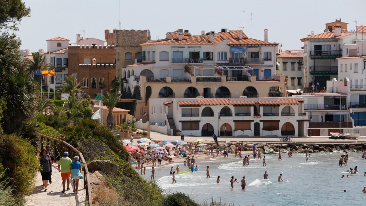 Una de las zonas más turísticas de la localidad es el Roc de Sant Gaietà.