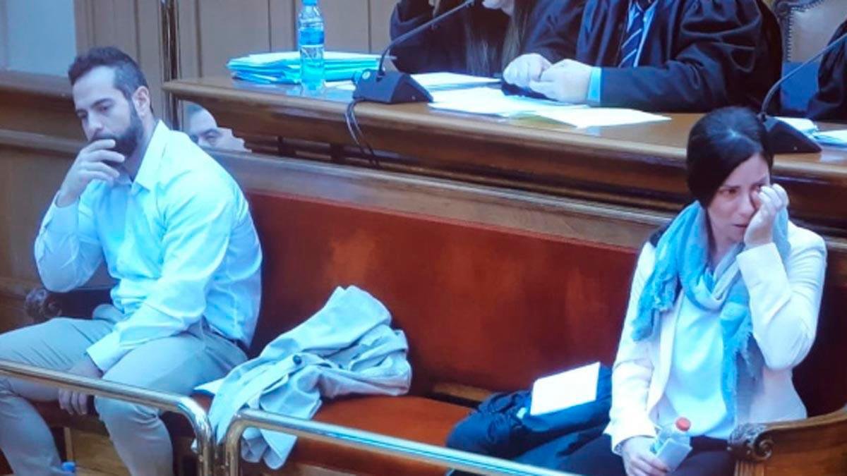 Albert López y Rosa Peral en una de las sesiones del juicio en 2017.