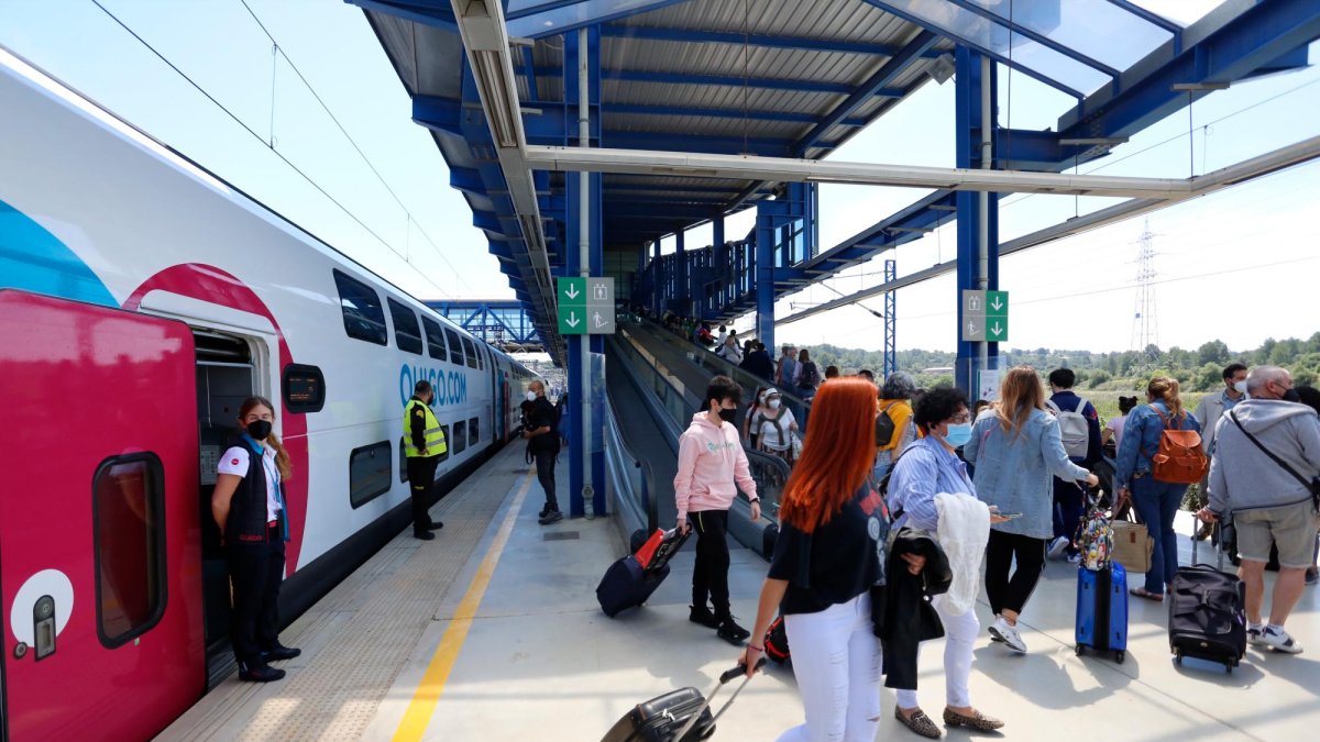 Imagen de un tren de Ouigo en Tarragona.