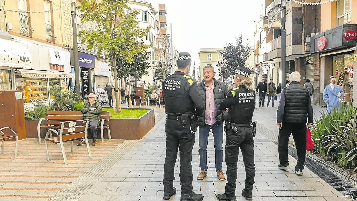 Hay un agente de la Guàrdia Urbana de referente para cada entidad vecinal.