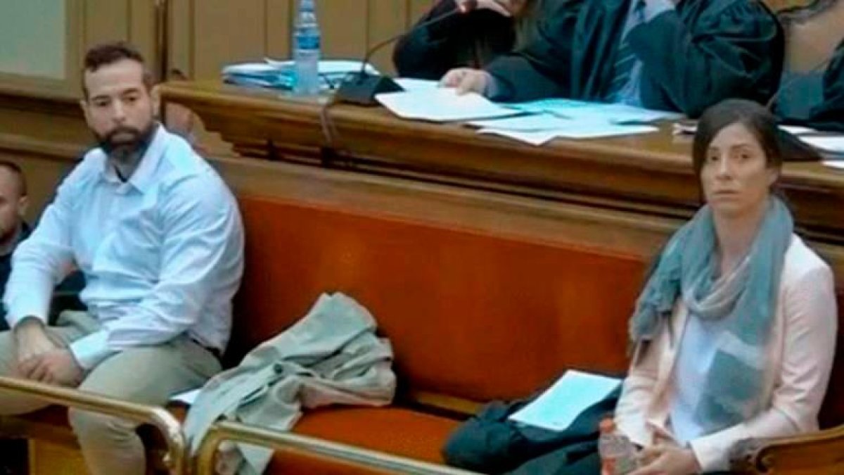 Albert López y Rosa Peral en 2020, durante el juicio celebrado en Barcelona.