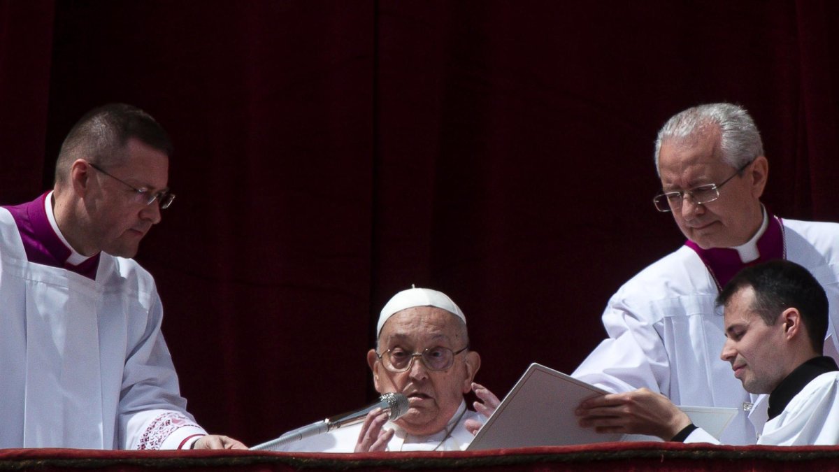 El Papa en la misa de Pascua.