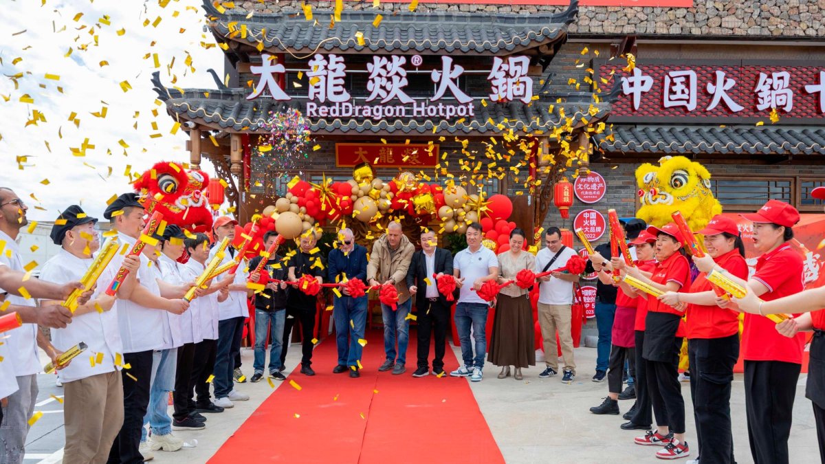 Un instante de la inauguración del nuevo restaurante.