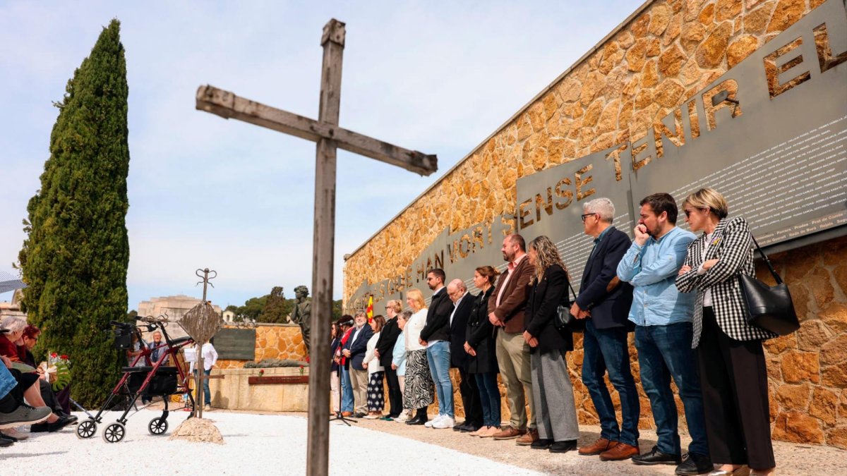 Acto en el cementerio de Tarragona en homenaje a las víctimas de la represión franquista.