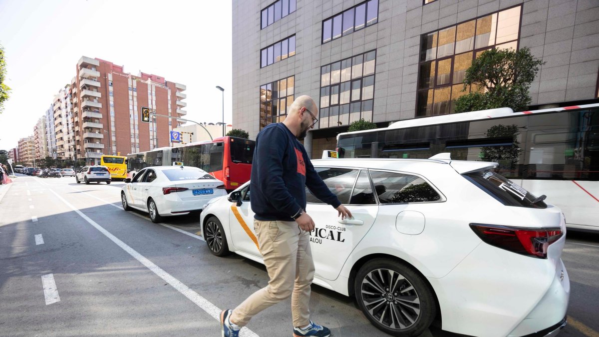 Los taxistas de la mayoría de municipios se oponen a la creación de una zona única metropolitana.